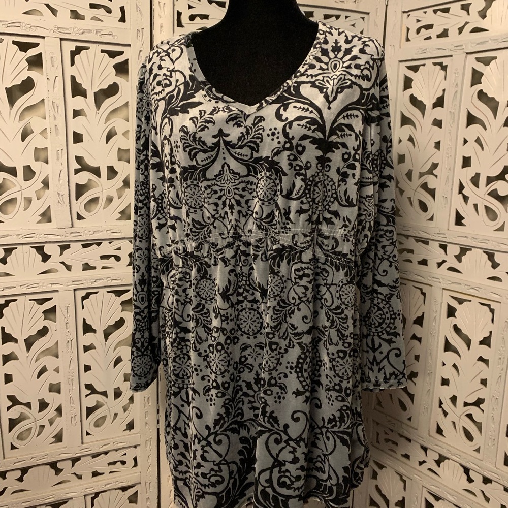 WOMAN WITHIN BEAUTIFUL SILVER & BLACK SOFT VELVET STRETCHY LONG SLEEVE TUNIC TOP